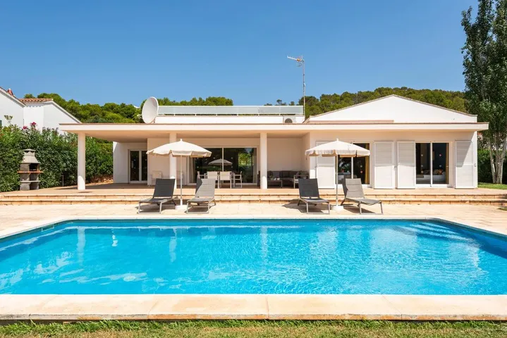 Villa für 8 Personen, mit Garten und Pool sowie Terrasse - 1