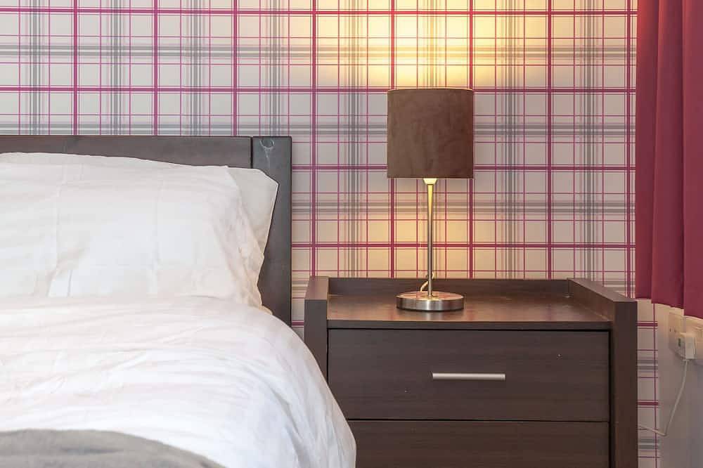 Entire apartment, Providing Stylish City Living within the vibrant shore area in Leith, Edinburgh
