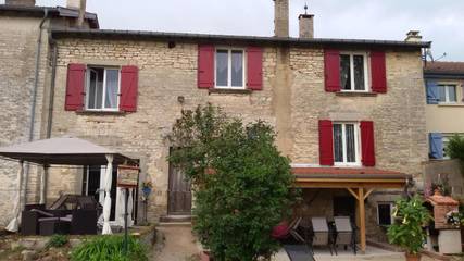 Chambre d’hôte pour 3 personnes, avec jardin dans Haute-Marne