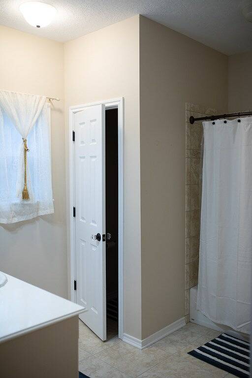 Huge waterfront lake house with spacious yard & amazing views! in Sam Rayburn Reservoir