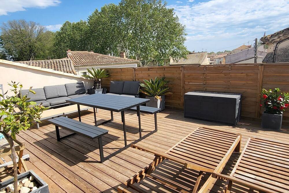 Maison Dans le Centre Ville. Idéale Pour les Petites Familles in Marsillargues, Côte d'Améthyste