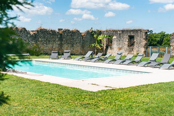 Location de vacances pour 9 personnes, avec jardin à Saint-Caprais-de-Bordeaux