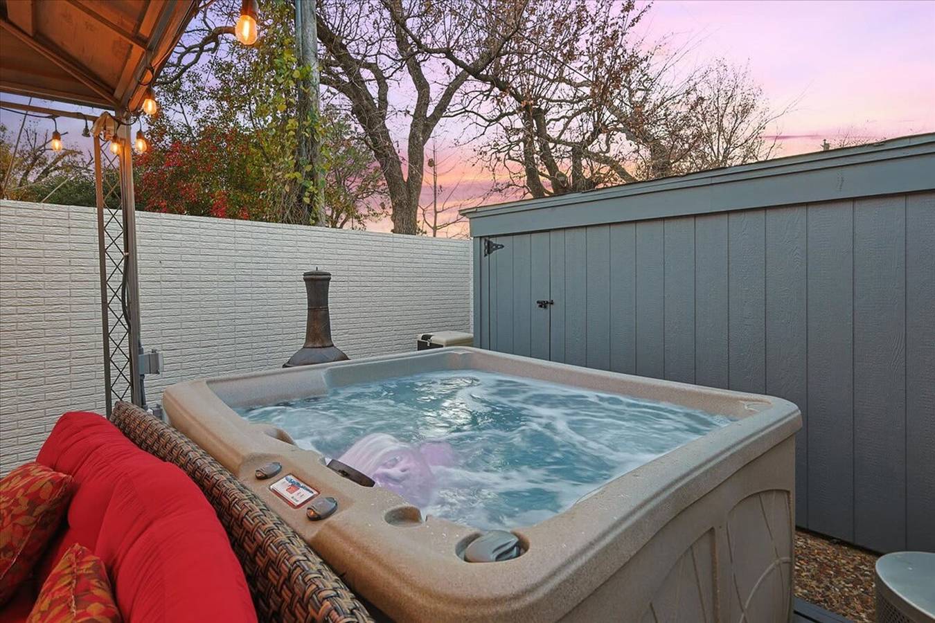 Majestic 4Br/2.5B Mini Golf, Pool, Billiard - 9 Guests in Irving, Dallas County