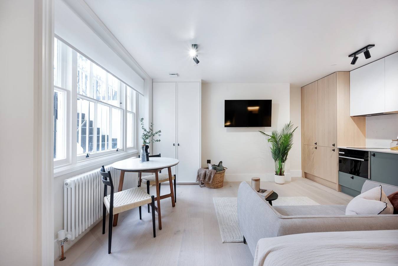 Entire apartment, Chic Studio Retreat near Notting Hill in London, South East England