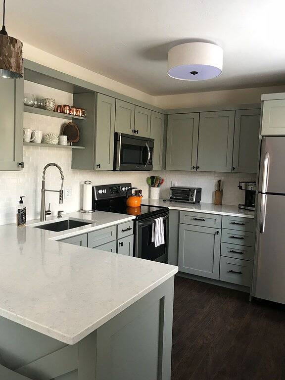 Ganze Wohnung, Mount Snow Basecamp Townhouse + Rustikales Modernes 3 Bett mit Loft. Großartig für 2 Familien in West Dover, Mount Snow