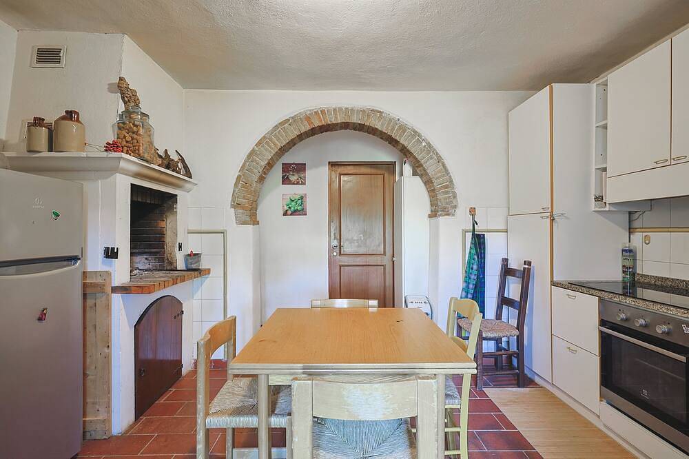 Agriturismo per 4 Persone in Sassofortino, Roccastrada