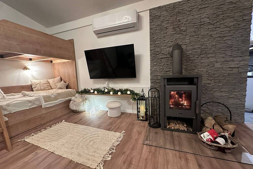 Haus an der Dobra mit Jacuzzi, Panoramaterrasse und Platz zum Treffen. in Karlovac, Karlovac und Umgebung