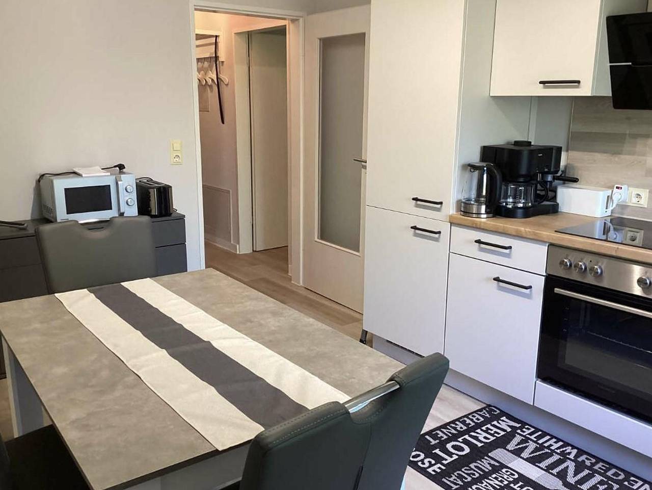 Ganze Ferienwohnung, Kohlen, Ferienwohnung - Appartement/Fewo, Dachgeschoss, ruhig in Fahrenkrug, Kreis Segeberg