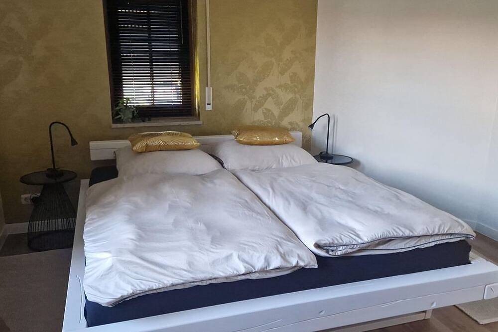 Entire apartment, Vacation apartment \"Kleine Auszeit\" - Apartment with balcony in a quiet location in Halle (Saale), Saale-Unstrut