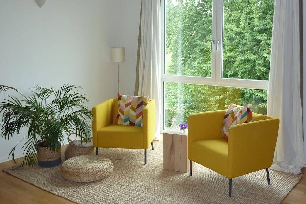 Ganze Wohnung, Luftige Giebelwohnung für eine gemütliche Auszeit im Grünen in Lindlar, Oberbergischer Kreis