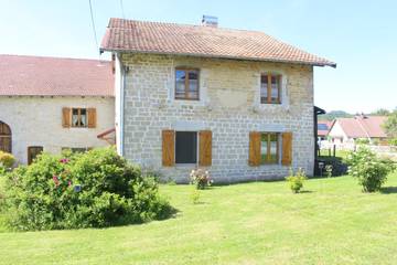 Gîte pour 6 personnes, avec terrasse à Orsans