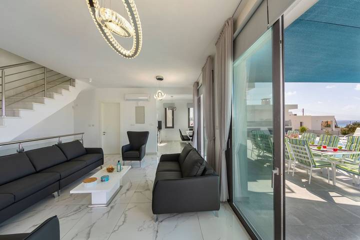 Location de vacances pour 10 personnes, avec vue sur l’océan et jardin ainsi que balcon et piscine à Paphos (ville) - 3