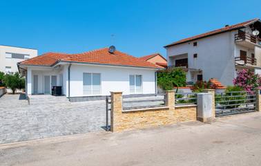 Ferienhaus für 6 Personen, mit Terrasse, mit Haustier in Vodice