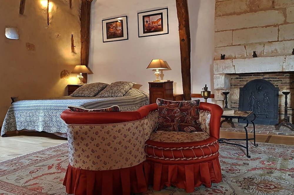 Gîte Grottes du Périgord, 12 km from Sarlat, 3 bedrooms, 2 bathrooms in Cénac-et-Saint-Julien, Périgord Noir