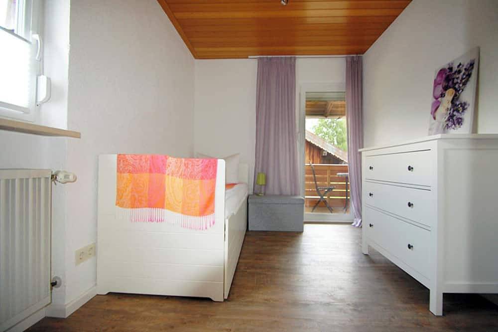 Fewo \"Birkenhof\" bis 3 Pers., auf 2 Ebenen, 80qm, Balkon u. Terrasse in Tachinger See, Taching am See