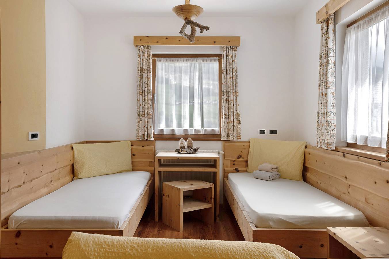 Ganze Wohnung, Ferienwohnung 'Paracia App Cir' mit Meerblick, Gemeinschaftsgarten und Wlan in Paracia, Abtei