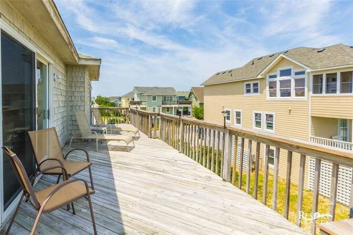 Vacation rental for 14 people, with hot tub and terrace, with pets in Corolla