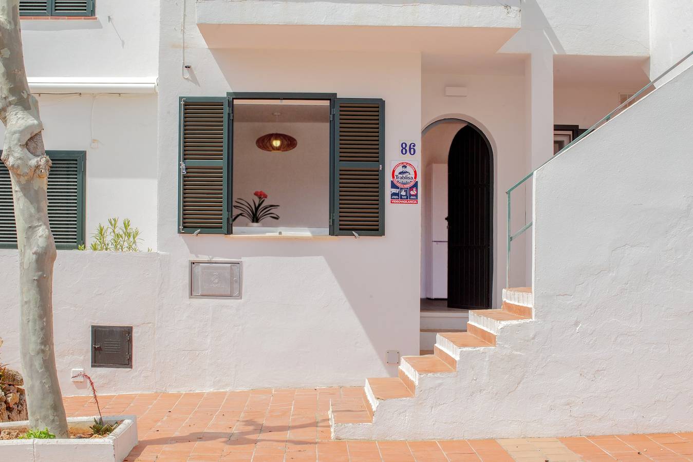 Entire apartment, Family Holiday Apartment 'Poblat 86' with Air Conditioning in Cala Blanes, Ciutadella