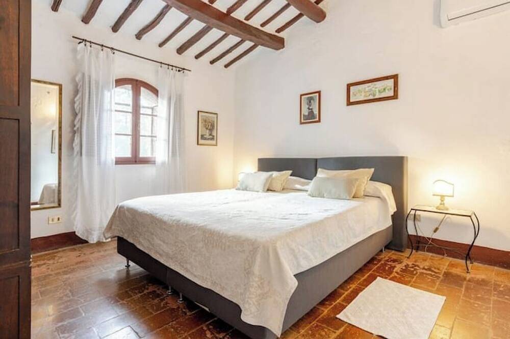 Xiii Century Tower with Private Panoramic Pool in Siena, Siena Provinz