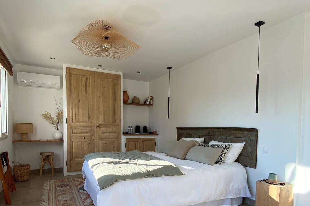 Appartement entier, Appartement  Carpe Diem dans propriété au milieu des vignes. in Orange, Vaucluse