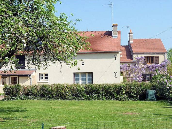 Gîte pour 6 personnes, avec jardin et terrasse à Férolles
