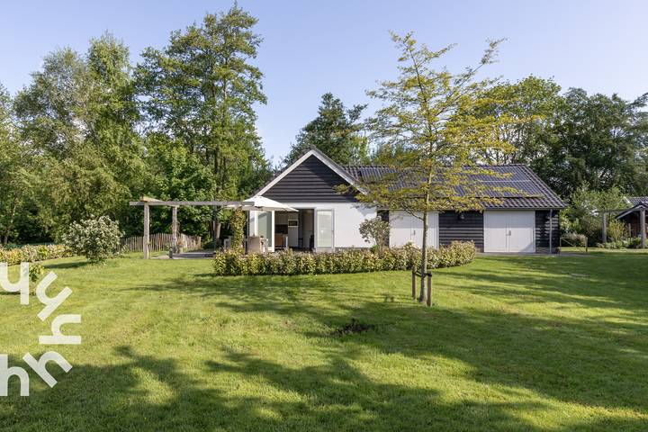 Ferienhaus für 4 Personen, mit Terrasse und Garten in Giethoorn