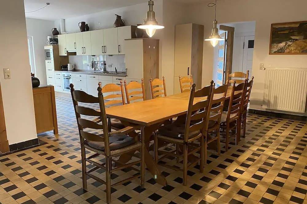 Großzügige Ferienwohnung im Bauernhaus zwischen Varel und Dangast in Varel, Südliche Nordseeküste