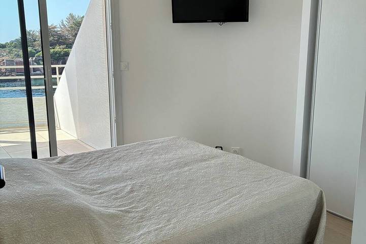 Ganze Wohnung, Apartment on the sea Clim heated pool parking in Le Trayas, Saint-Raphaël