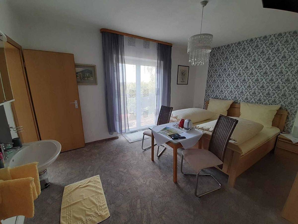 Single Room in Gerolzhofen, Fränkisches Weinland