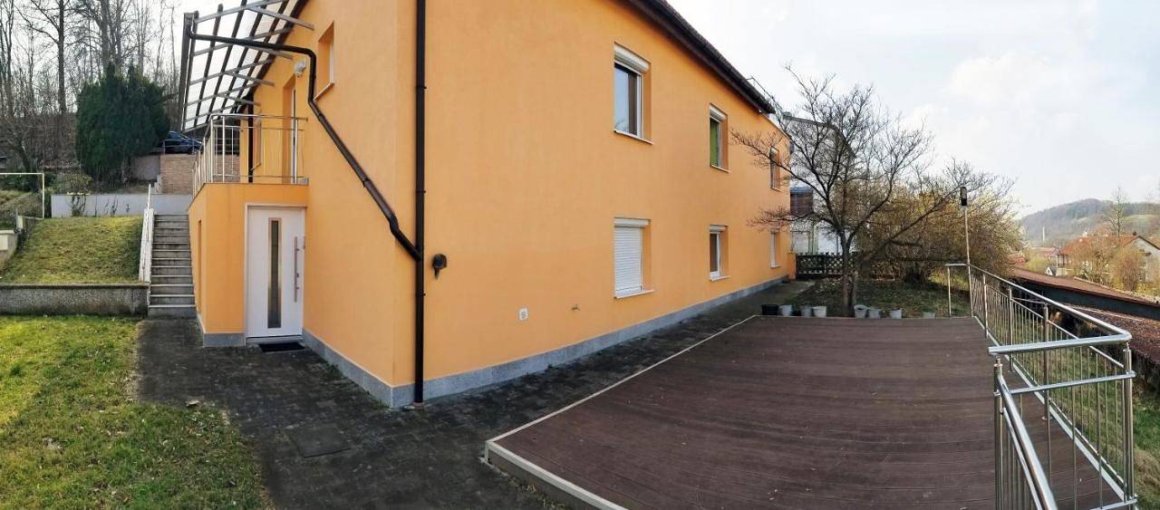 Ganze Wohnung, Three-Bedroom Apartment in Bad Abbach, Ostbayern