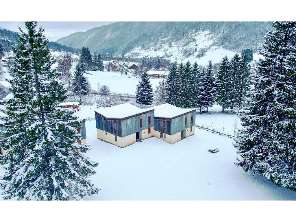 Entire apartment, Les Monts Jura 2P5S in Lélex, Parc naturel régional du Haut-Jura