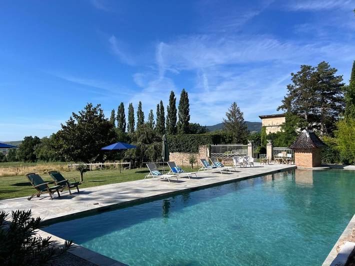 Location de vacances pour 8 personnes, avec piscine et terrasse ainsi que jardin et vue à Saint-Étienne-la-Varenne - 2