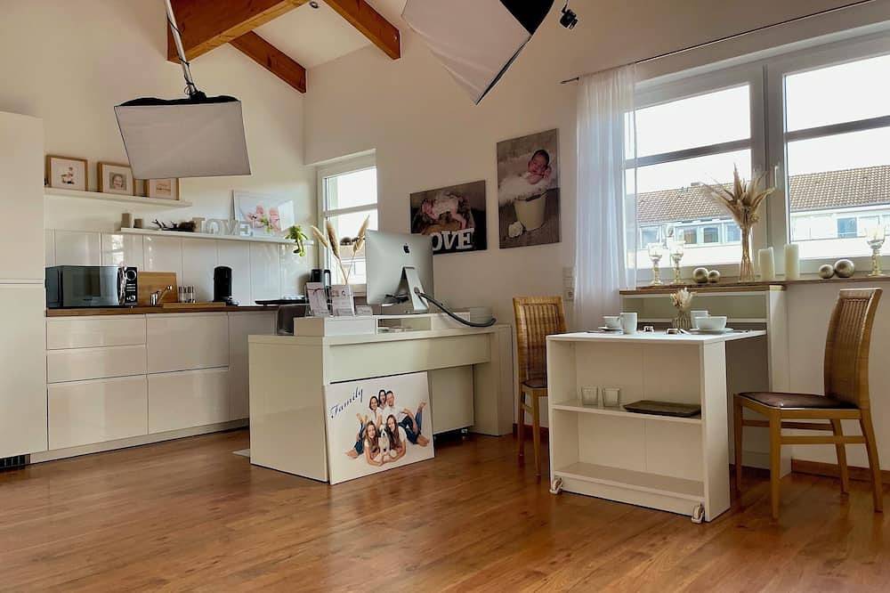 Ganze Wohnung, Studio-Apartment - Ihr Zuhause auf Zeit in einem Fotostudio! in Lippstadt, Kreis Soest