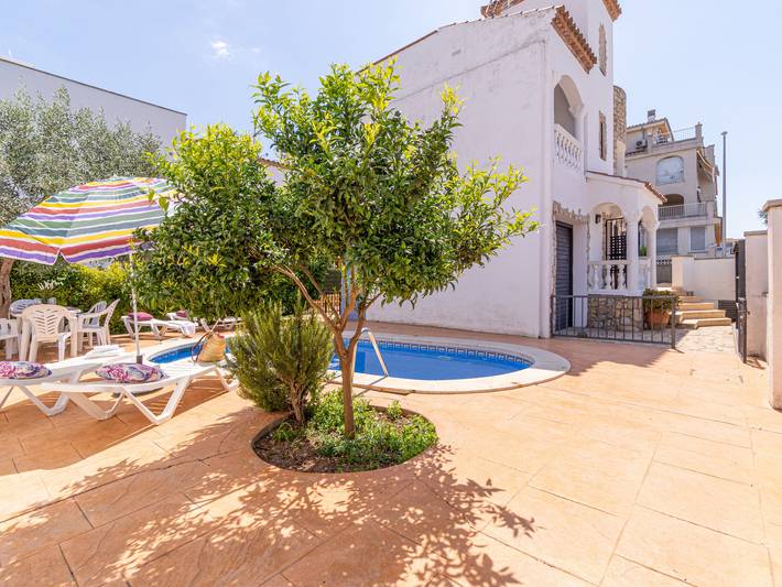 Villa pour 6 personnes, avec vue sur le lac et balcon à Empuriabrava