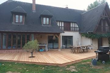 Gîte pour 9 personnes, avec jardin et terrasse à Isneauville