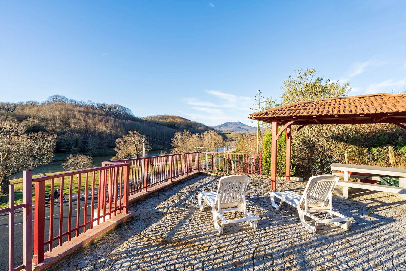 Grande maison avec barbecue, terrasse partagée et Wi-Fi à Saint-Pée-sur-Nivelle in Saint-Pée-sur-Nivelle, Région de Bayonne