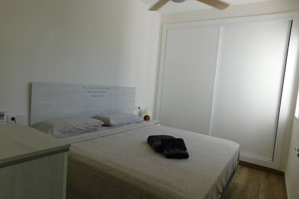 Beach Villa with Pool  Only a stones throw from La Zenia Beach in Playa Cala Estaca (Orihuela), Orihuela