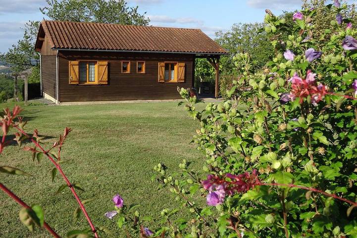 Location de vacances pour 6 personnes, avec jardin, animaux acceptés à Badefols-d'Ans