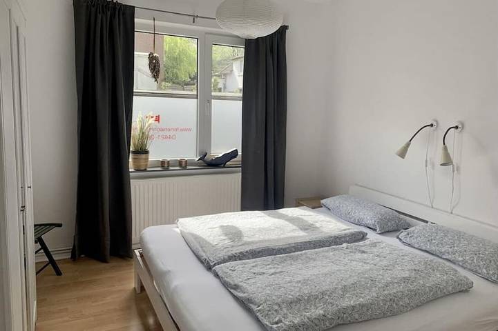 Ganze Wohnung, Zentral aber ruhig mit optimale Einkaufsmöglichkeiten- 10Min. bis zum Strand in Wilhelmshaven, Südliche Nordseeküste