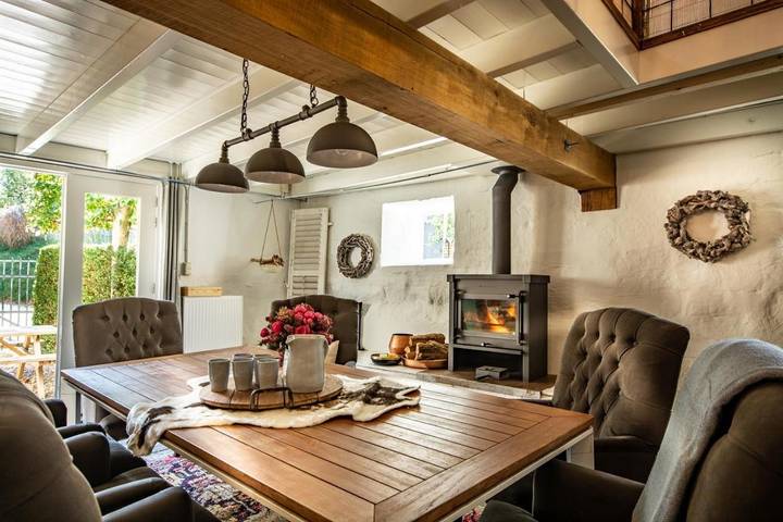 Vakantiehuis voor 6 personen, with sauna and whirlpool as well as tuin, kindvriendelijk in Valkenburg