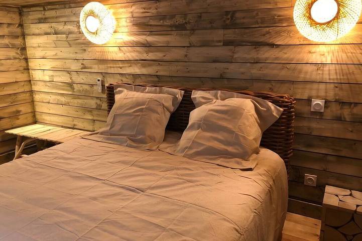 Location de vacances pour 4 personnes, avec terrasse et piscine ainsi que jardin et jacuzzi à Jayac - 2