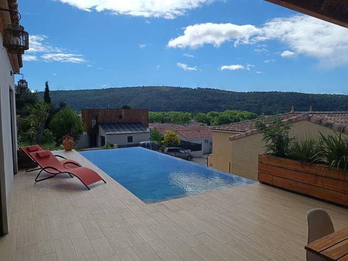 Location de vacances pour 2 personnes, avec piscine et jardin ainsi que terrasse et vue à Bize-Minervois - 4