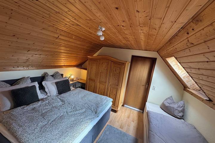 Gemütliches Ferienhaus auf 2 Etagen. Nur 3 Minuten zum Neuklostersee in Neukloster, Nordwestmecklenburg (Wismar und Umgebung)