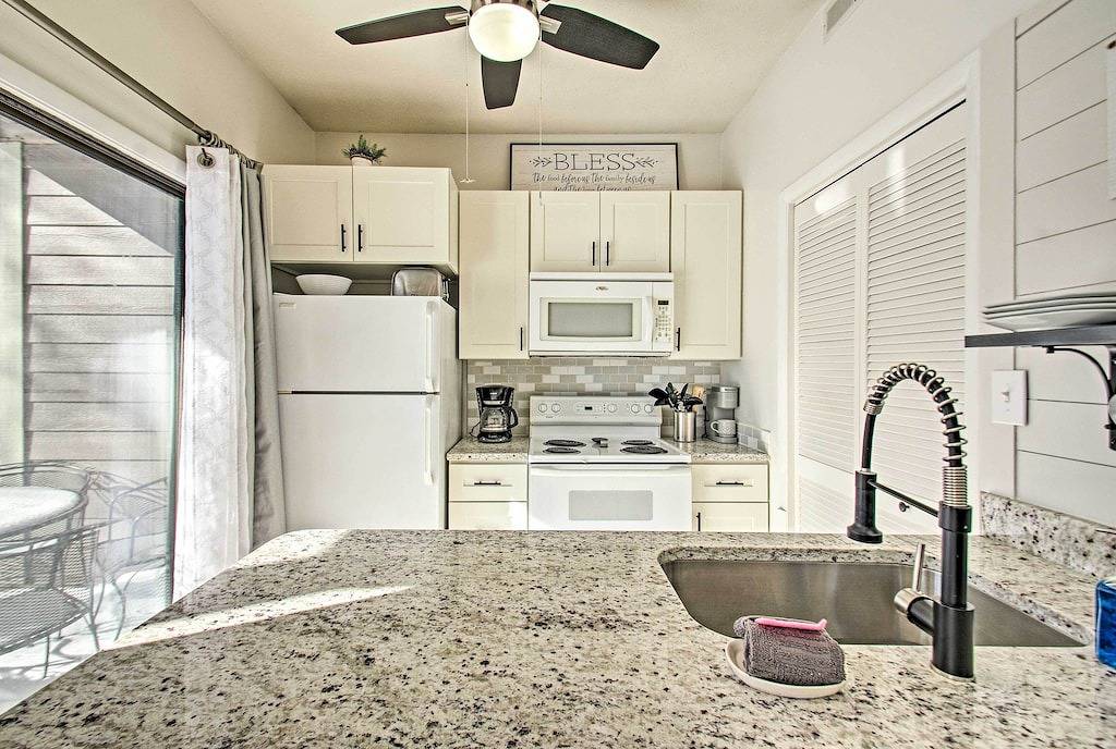 Ganze Wohnung, Wintergreen Resort Escape ~ Walk to Ski Lift! in Wintergreen, Nelson County