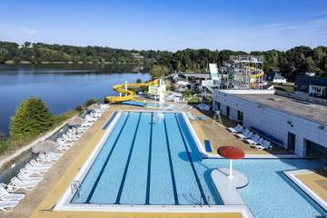 Maison de campagne pour 6 personnes, avec terrasse et piscine à Jugon-les-Lacs