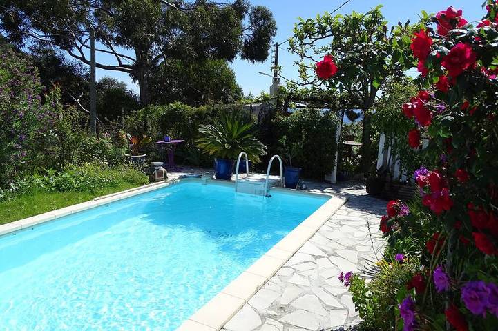 Gîte pour 2 personnes, avec terrasse et jardin