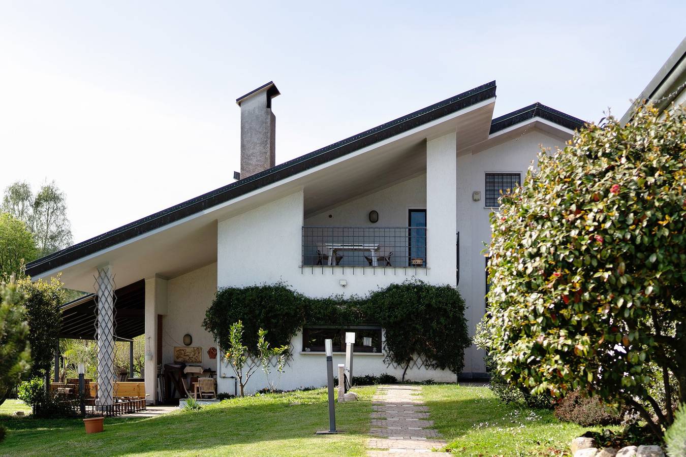Appartamento intero, Appartamento "Azalea" con vista sulle montagne, piscina condivisa e Wi-Fi in Induno Olona, Provincia di Varese