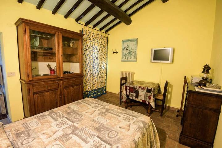 Agriturismo per 2 persone, con Balcone e Terrazza nonché Giardino e Piscina a Perugia