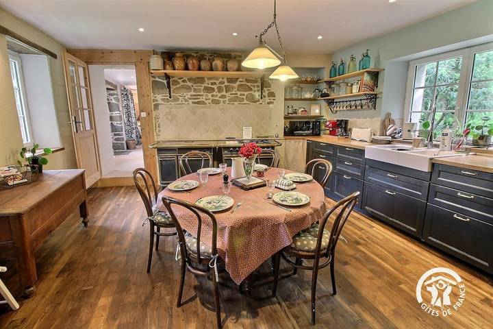 Gîte pour 4 personnes, avec terrasse à Pluzunet