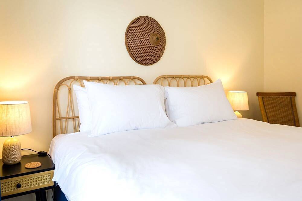 Entire apartment, Sea Downs - moments from beach in Eastbourne, East Sussex